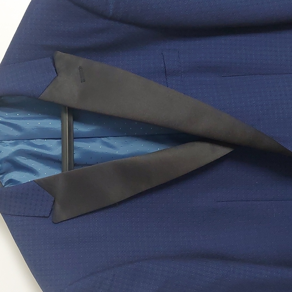 PROM PERFECT! London Fog Blue and Black Tuxedo Blazer 40L